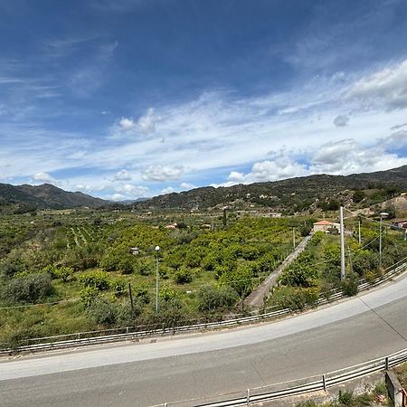 Il Sole Dell'Alcantara Apartment Gaggi Bagian luar foto