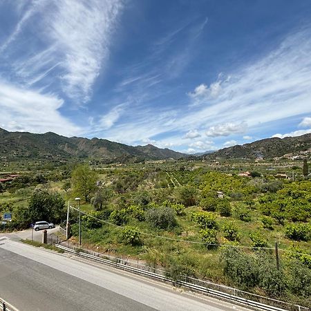 Il Sole Dell'Alcantara Apartment Gaggi Bagian luar foto